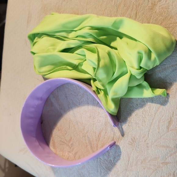 Spirit Halloween Daphne Costume - Picture 2 of 3